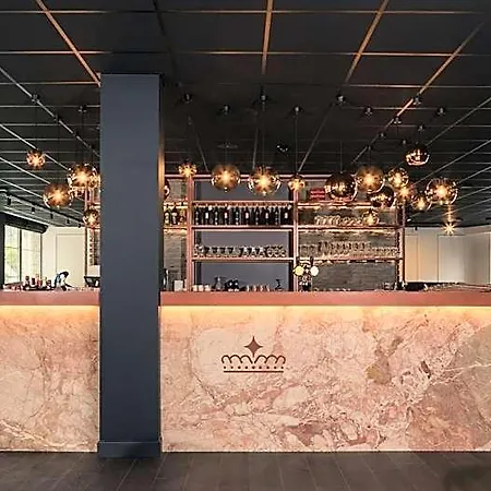 Au Lit Des Ours Szálloda 3*